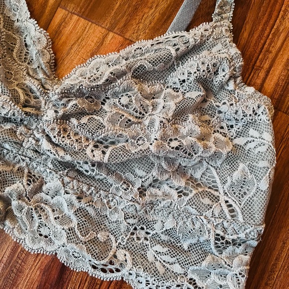 *SOLD* PINK gray lace bralette - Picture 2 of 2
